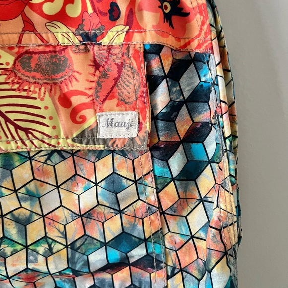 Maaji Mens swim trunks shorts Size small geometric pattern - Picture 8 of 10